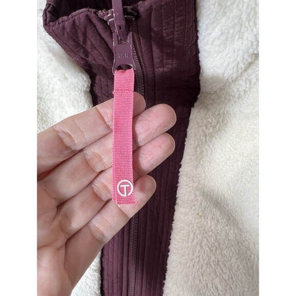 T by Talbots Cream and Maroon Cozy Sherpa Vest Brand Womens Small - Picture 3 of 11